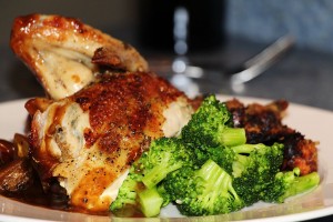 1024px-Roasted_Chicken_Dinner_Plate,_Broccoli,_Demi_Glace
