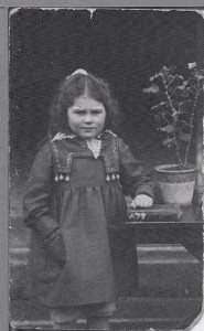 Annie Murphy as a child