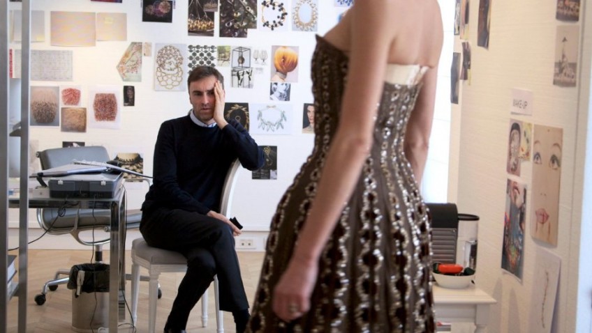 A beautifully made and entertaining documentary about the famous House of Dior and the man who replaced John Galliano.