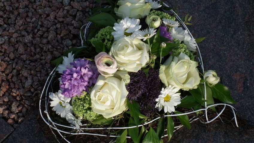 Funeral-flowers3-848x478