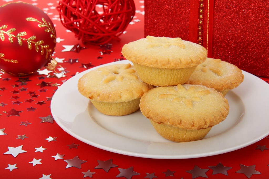 xmas mince pies pixabay Free for commercial use / No attribution required credit PublicDomainPictures https://pixabay.com/en/british-celebration-christmas-2381/ 