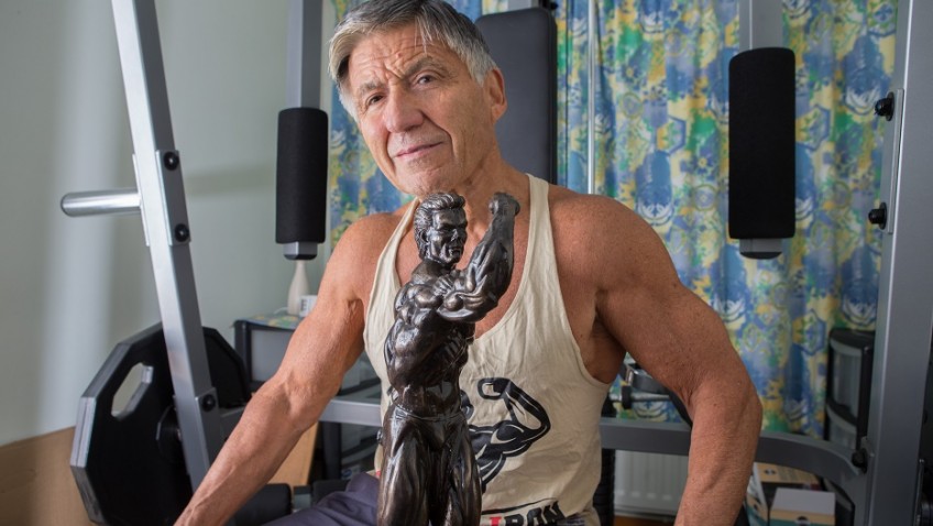 Bodybuilder helps people less than half his age