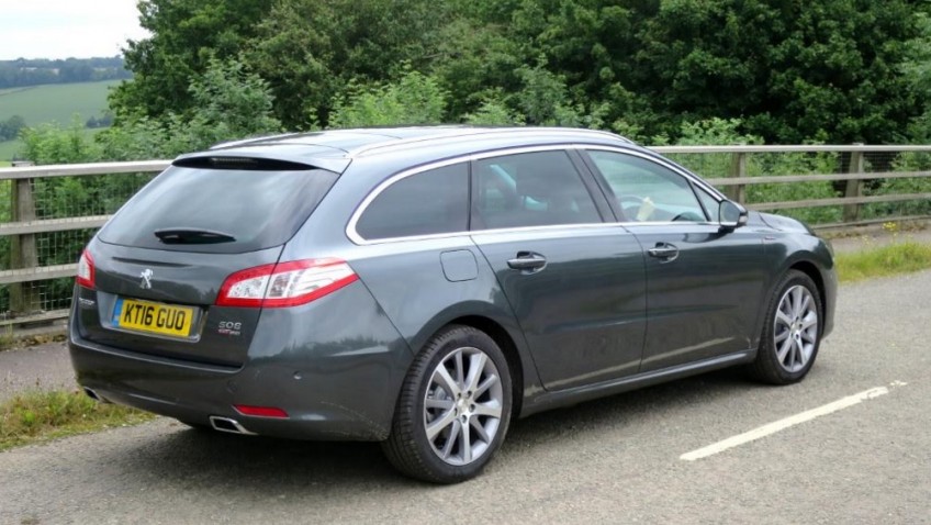 A spacious, luggage hauling Peugeot 508