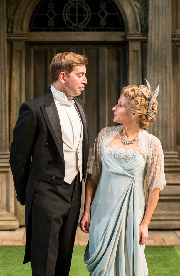 Edward Bennett and Lisa Dillon in Loves Labour's Lost - Credit Manuel Harlan