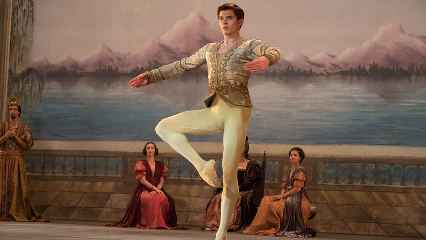 I want to be free! Russian ballet star defects from USSR