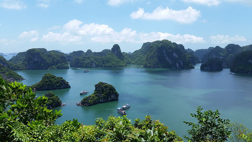 3 reasons to visit Halong Bay in Vietnam