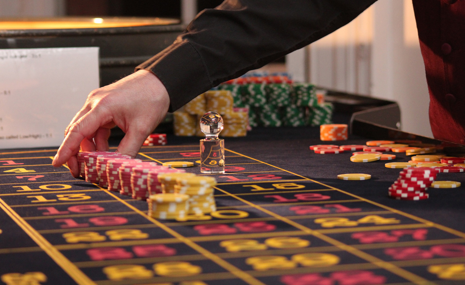 Missing the action at your local casino in old age? Try the best live  casino games - Mature Times