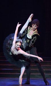 Jurgita Dronina and Isaac Hernández in Swan Lake - Copyright Laurent Liotardo