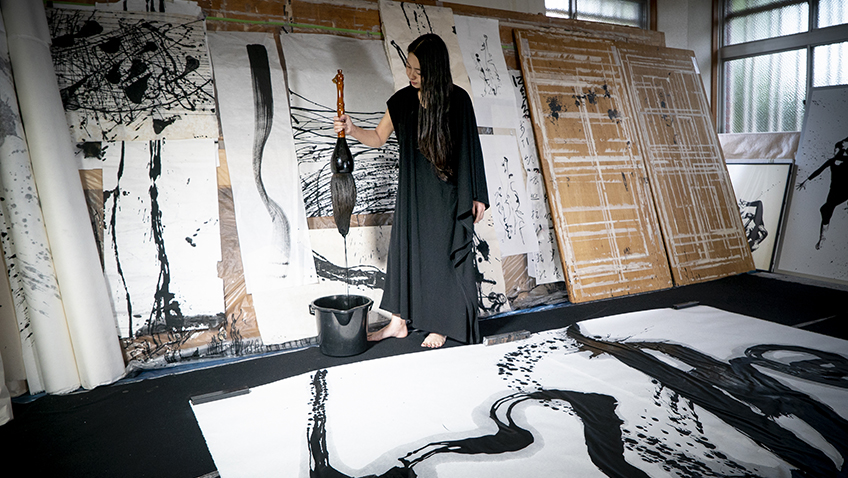 Filming with shodō (calligraphy) artist Tomoko Kawao in Kyoto for Van Gogh & Japan - Copyright David Bickerstaff
