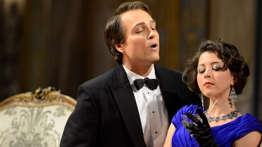 Robert Tanitch reviews Verdi’s La Traviata on line