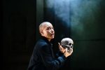 Robert Tanitch reviews Hamlet at Young Vic, London.
