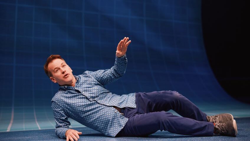 Robert Tanitch reviews Mike Birbiglia in The Old Man & The Pool at Wyndham’s Theatre, London.