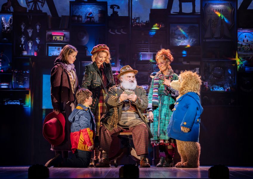 Robert Tanitch reviews Paddington The Musical at Savoy Theatre, London.